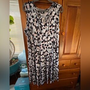 🆕 NWT Sami & Jo. knee-length, sleeveless dress
2X